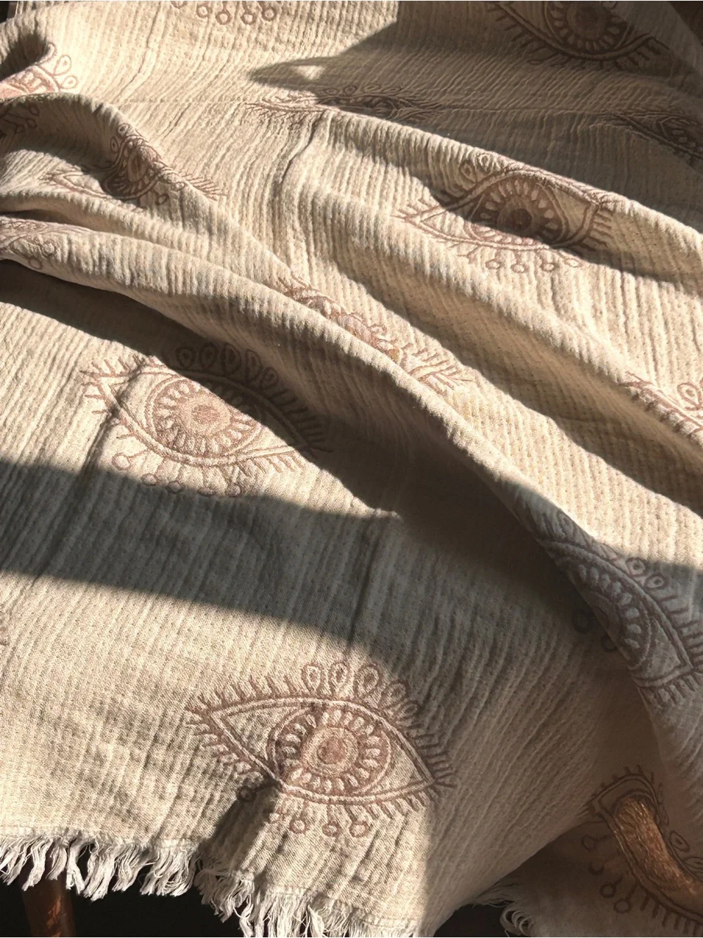 Eyes 100% Organic Woven Cotton Blanket Towel Wrap Taupe + Cream NEW